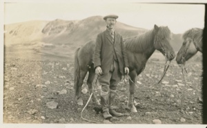 Image: Icelander and horses